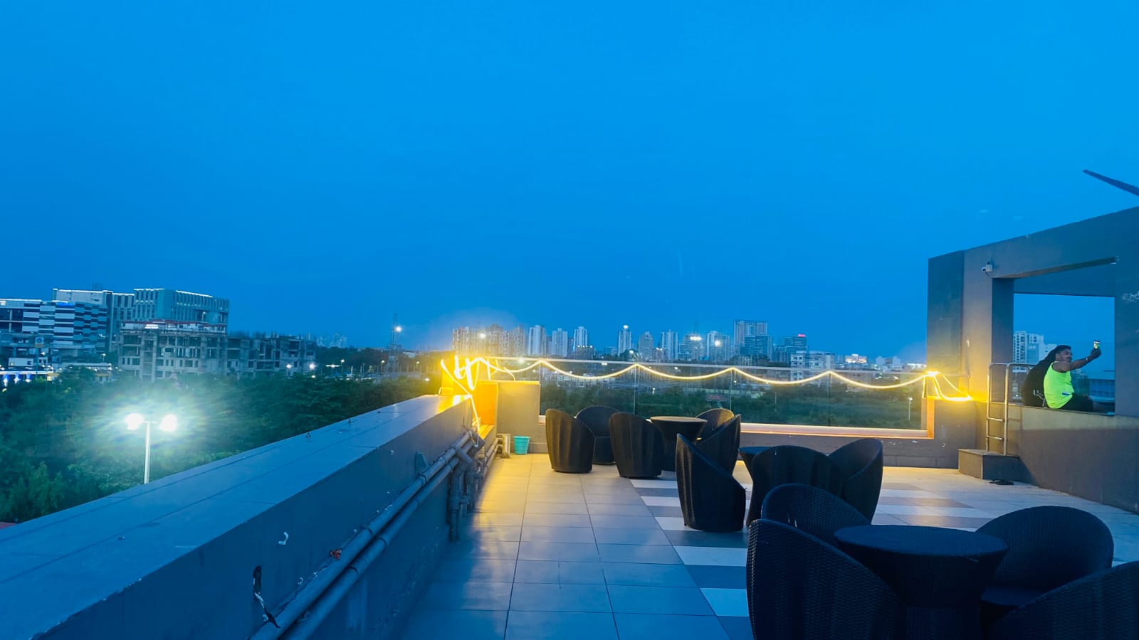 Pool and Rooftop