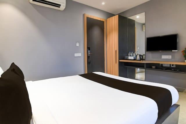 Executive Room 103